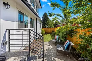 10215 Evanston Ave N, Seattle, WA 98133 - Photo 39