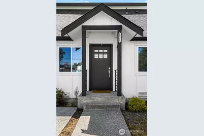 10215 Evanston Avenue N #2, Seattle, WA 98133 - Photo 3
