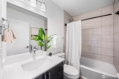 10215 Evanston Avenue N #2, Seattle, WA 98133 - Photo 23