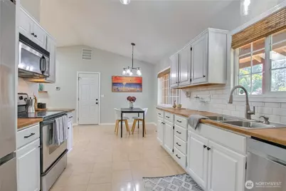 2438 Tyndell Circle SW, Tumwater, WA 98512 - Photo 9