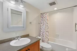 4629 W Lake Sammamish Pkwy SE, Issaquah, WA 98027 - Photo 27