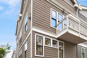 746 Boylston Ave E, Seattle, WA 98102 - Photo 1