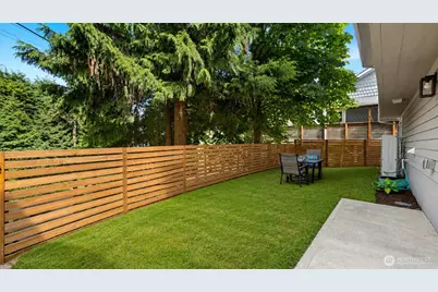 2500 Lorentz Place N, Seattle, WA 98109 - Photo 25