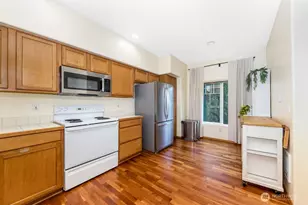 18505 SE Newport Way, Issaquah, WA 98027 - Photo 9
