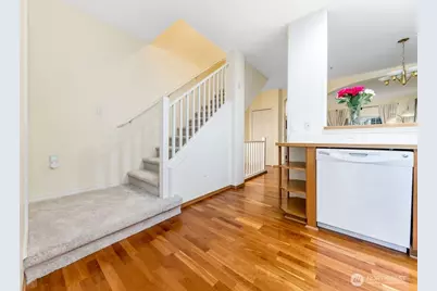 18505 SE Newport Way #F131, Issaquah, WA 98027 - Photo 13