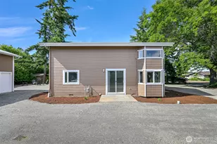 8141 Comox Road W, Blaine, WA 98230 - Photo 7