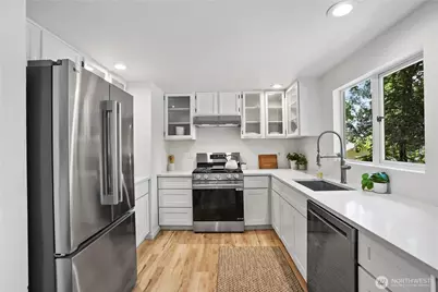 12122 NE 108th, Kirkland, WA 98033 - Photo 9