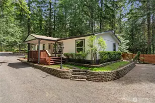 541 N Mt Jupiter Dr, Hoodsport, WA 98548 - Photo 1