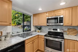 10919 NE 35th Pl, Bellevue, WA 98004 - Photo 9