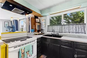 8080 Harborview Rd, Blaine, WA 98230 - Photo 11