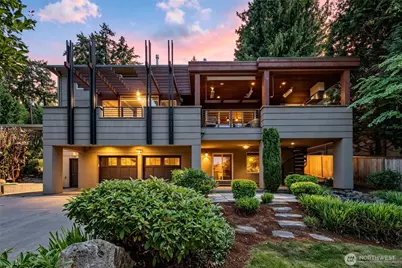 3225 W Mercer Way, Mercer Island, WA 98040 - Photo 1