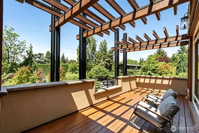 3225 W Mercer Way, Mercer Island, WA 98040 - Photo 11