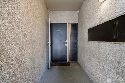 2703 Boylston Ave E #201, Seattle, WA 98102 - Photo 3