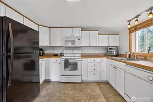 23617 Orting Kapowsin Hwy E, Graham, WA 98338 - Photo 11