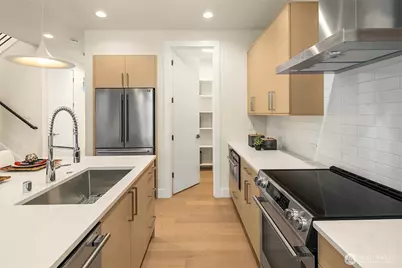 13121 NE 103rd Place, Kirkland, WA 98033 - Photo 11