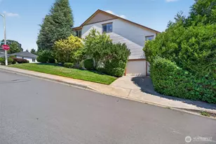 722 E 18th St, La Center, WA 98629 - Photo 3