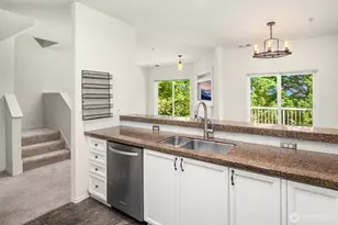 12113 NE 172nd Pl, Bothell, WA 98011 - Photo 11