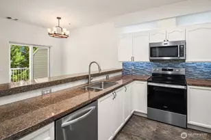 12113 NE 172nd Pl, Bothell, WA 98011 - Photo 7
