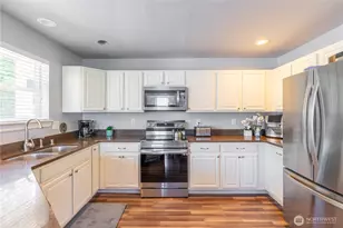 10906 181st Ave Pl E, Bonney Lake, WA 98391 - Photo 7