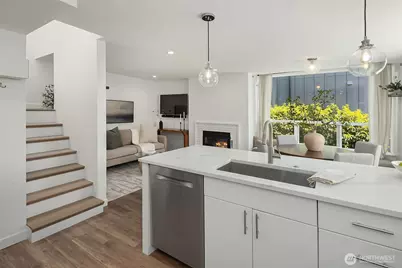 756 N 72nd Street #204, Seattle, WA 98103 - Photo 9