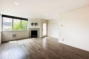 4812 Linden Ave N, Seattle, WA 98103 - Photo 3