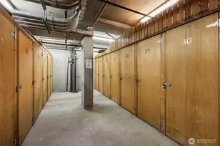 1120 Spring St, Seattle, WA 98104 - Photo 35