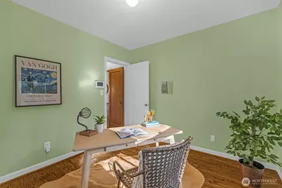 2301 Delmar Drive E, Seattle, WA 98102 - Photo 13