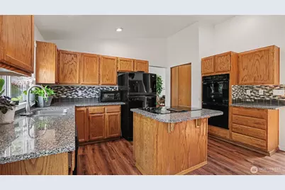15532 156th Court SE, Renton, WA 98058 - Photo 15