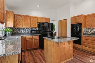 15532 156th Ct SE, Renton, WA 98058 - Photo 15