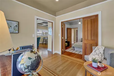 2204 3rd Avenue W, Seattle, WA 98119 - Photo 15