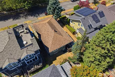2204 3rd Avenue W, Seattle, WA 98119 - Photo 33