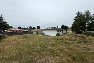 826 N Beech St, Port Angeles, WA 98362 - Photo 27