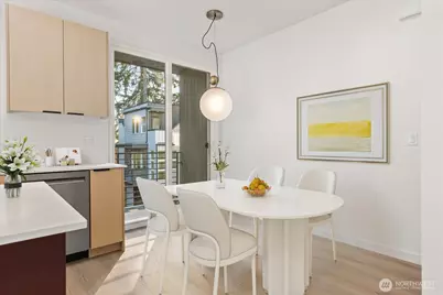 10746 Interlake Avenue N, Seattle, WA 98133 - Photo 7