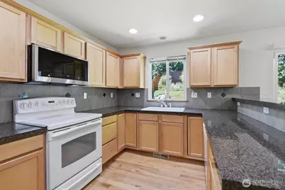 13906 26th Avenue W #V2, Lynnwood, WA 98087 - Photo 7