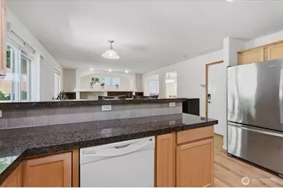 13906 26th Avenue W #V2, Lynnwood, WA 98087 - Photo 9