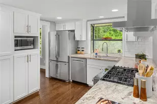 8227 NE 166th St, Kenmore, WA 98028 - Photo 9