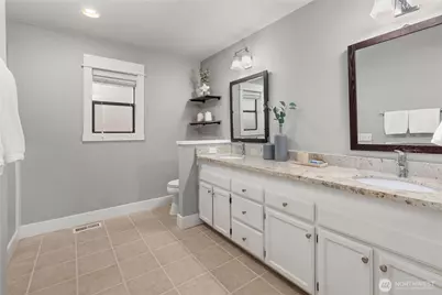 8227 NE 166th Street, Kenmore, WA 98028 - Photo 11
