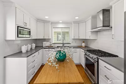 1426 18th Avenue #A, Seattle, WA 98122 - Photo 9