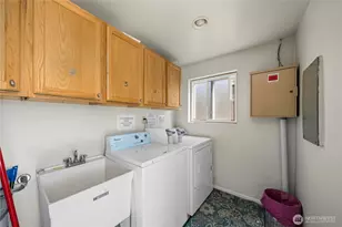 809 N 6th St, Renton, WA 98057 - Photo 9