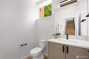 1704 A N 47th St, Seattle, WA 98103 - Photo 13