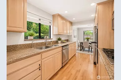 16405 SE 145th St, Renton, WA 98059 - Photo 7