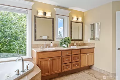 21008 7th Avenue S, Des Moines, WA 98198 - Photo 23