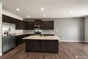 20908 77th St E, Bonney Lake, WA 98391 - Photo 3