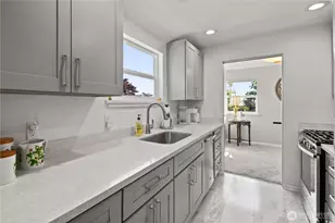 707 W Bertona St, Seattle, WA 98119 - Photo 5
