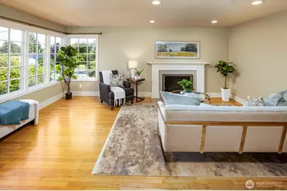 4006 32nd Avenue W, Seattle, WA 98199 - Photo 3