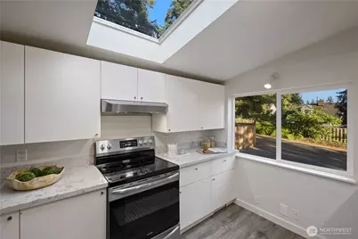 16518 Stone Ave N, Shoreline, WA 98133 - Photo 9