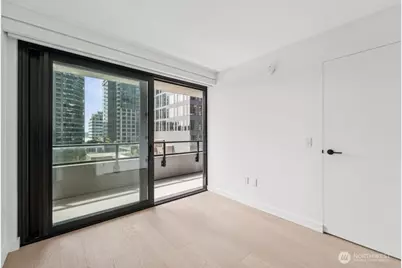 300 Virginia Street #812, Seattle, WA 98121 - Photo 17