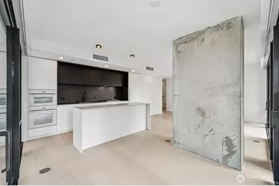 300 Virginia Street #812, Seattle, WA 98121 - Photo 3