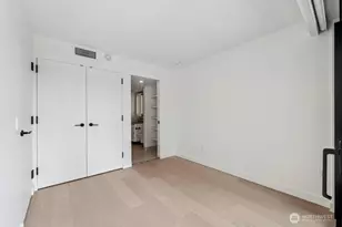 300 Virginia St, Seattle, WA 98121 - Photo 13