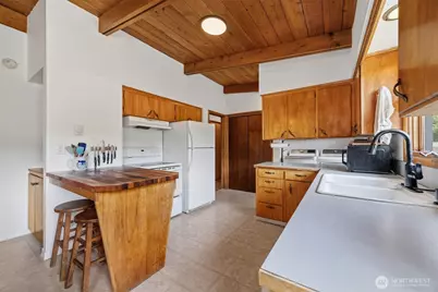 2210 Huron Street, Bellingham, WA 98229 - Photo 11